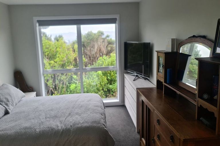 Photo of property in 16 Kopua Place, Whitby, Porirua, 5024