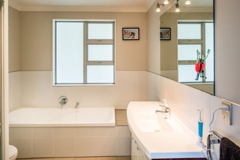 Photo of property in 6 Young Nicks Lane, Whitby, Porirua, 5024