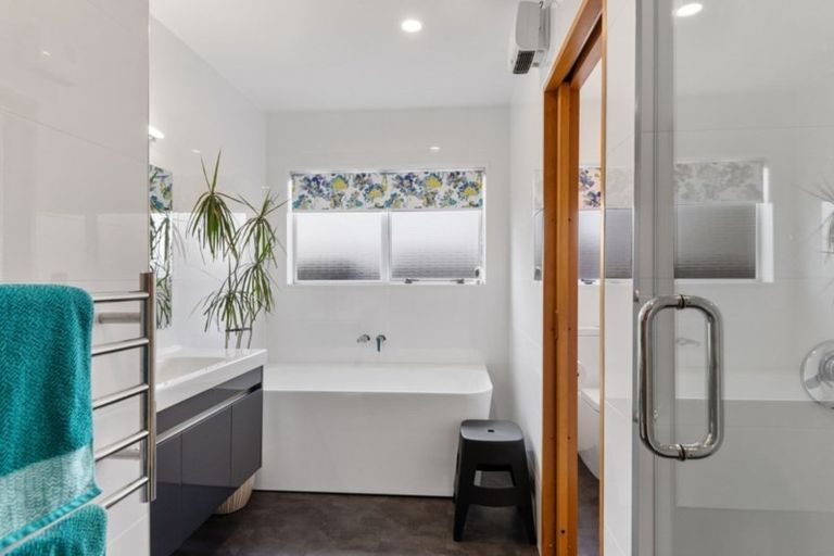 Photo of property in 16 Herbs Place, Cashmere, Christchurch, 8022