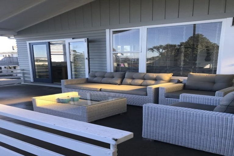 Photo of property in 63 Jaemont Avenue, Te Atatu South, Auckland, 0610