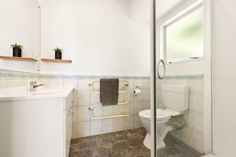 Photo of property in 17 Bella Villa Drive, Waiuku, 2123