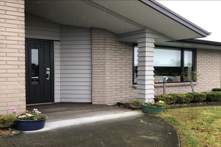 Photo of property in 16 Tarn Close, Pyes Pa, Tauranga, 3112