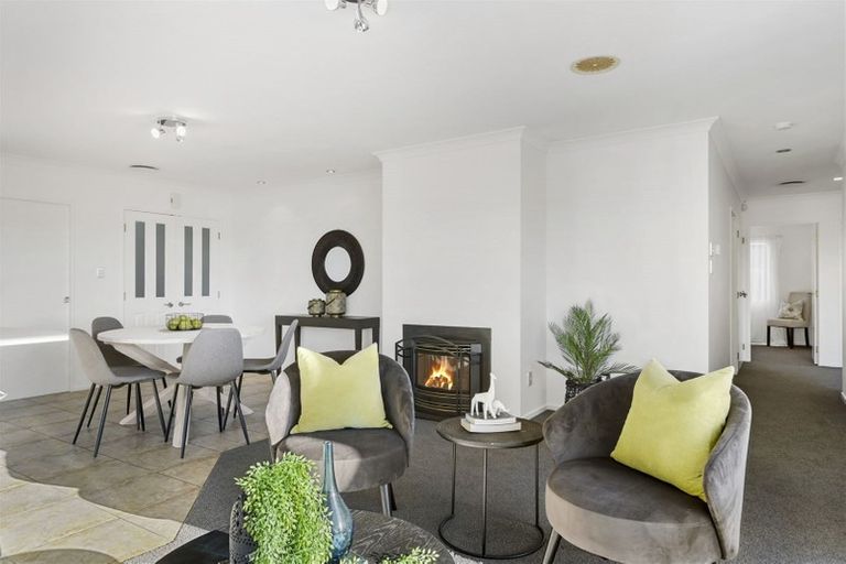 Photo of property in 9 Kittiwake Drive, Schnapper Rock, Auckland, 0632