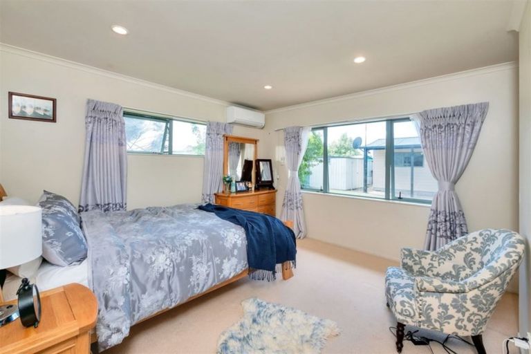 Photo of property in 11 Checkerberry Court, Henderson, Auckland, 0612