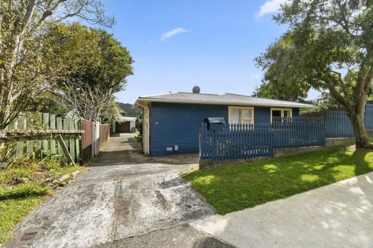 Photo of property in 14 Parenga Street, Wainuiomata, Lower Hutt, 5014