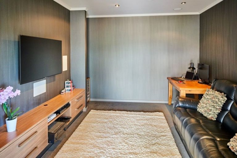 Photo of property in 49 Endeavour Drive, Whitby, Porirua, 5024