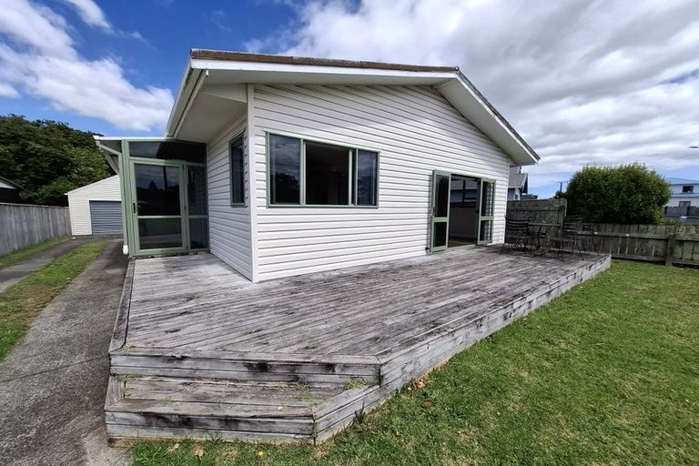 Photo of property in 53 Wallace Place, Westown, New Plymouth, 4310
