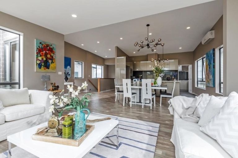 Photo of property in 29 Ascension Crescent, Orewa, 0931