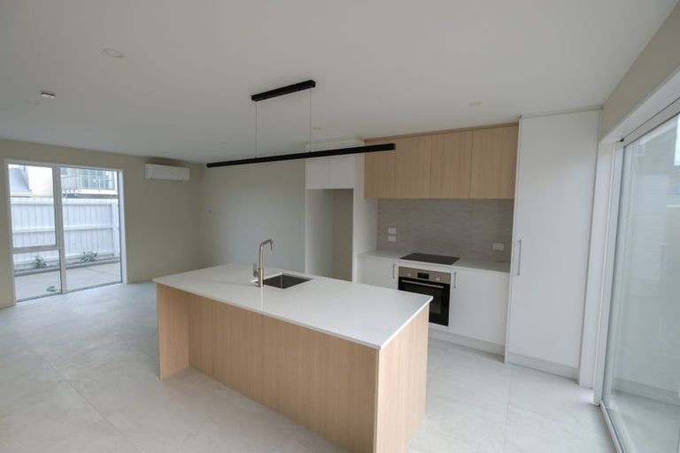 Photo of property in 5a Gill Avenue, Te Atatu Peninsula, Auckland, 0610