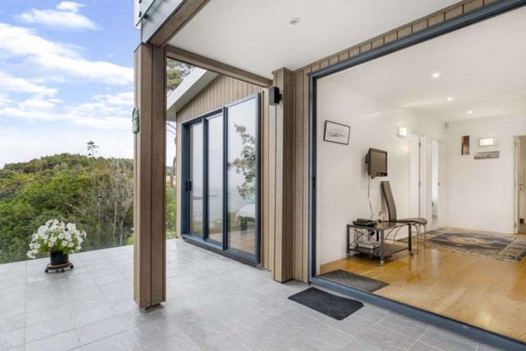 Photo of property in 177 Kawakawa Bay Coast Road, Kawakawa Bay, Papakura, 2585