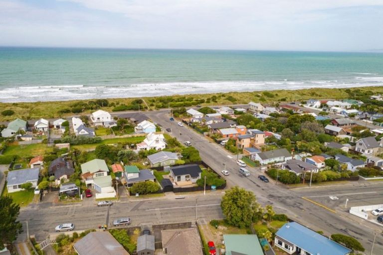 Photo of property in 20 Effingham Street, North New Brighton, Christchurch, 8083