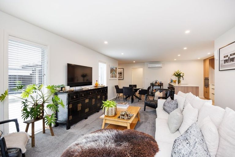 Photo of property in 15 Samuel Place, Terrace End, Palmerston North, 4410