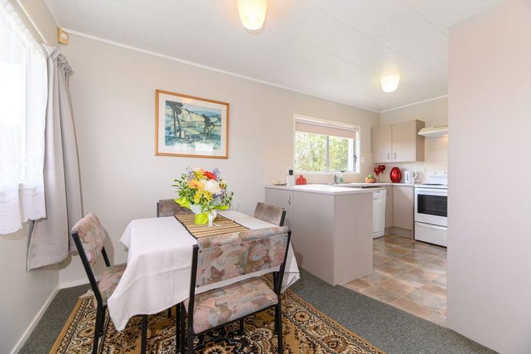 Photo of property in 106 Borich Road, Sunnyvale, Auckland, 0612