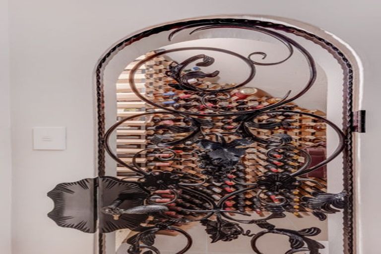 Photo of property in 2 Glenoaks Rise, Mellons Bay, Auckland, 2014