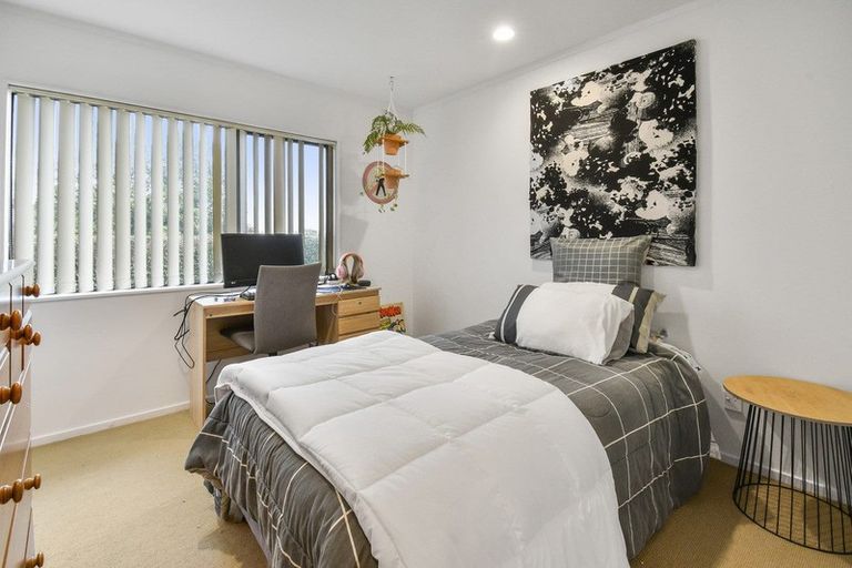 Photo of property in 1 Amarillo Place, Manurewa, Auckland, 2105