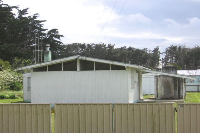 Photo of property in 15 Hennessy Street West, Foxton Beach, Foxton, 4815