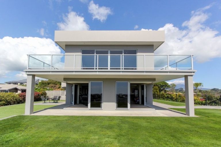 Photo of property in 33 Veale Road, Frankleigh Park, New Plymouth, 4371