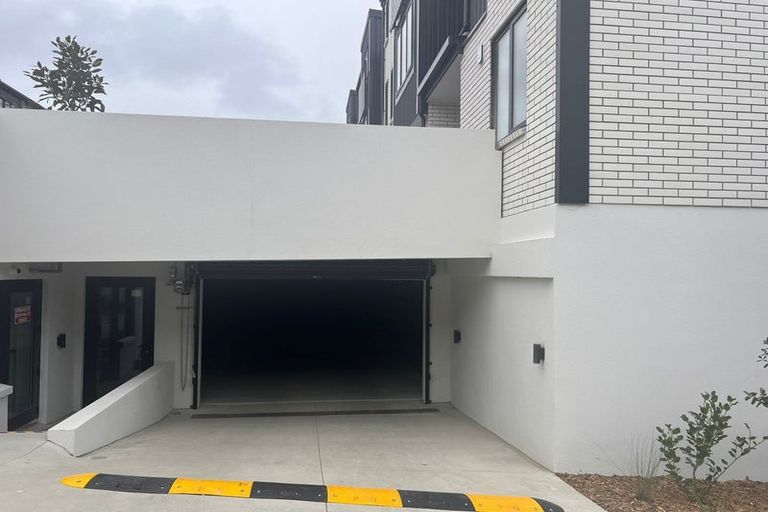 Photo of property in 10/18 Karengo Street, Long Bay, Auckland, 0630