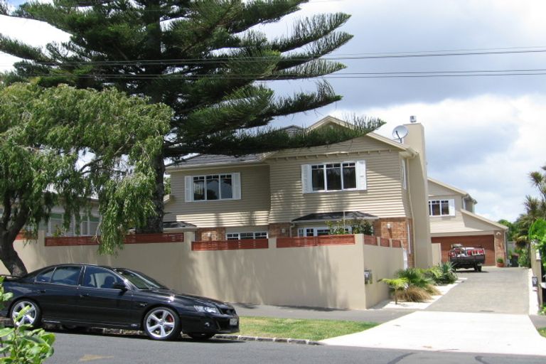 Photo of property in 10b Raymond Street, Point Chevalier, Auckland, 1022
