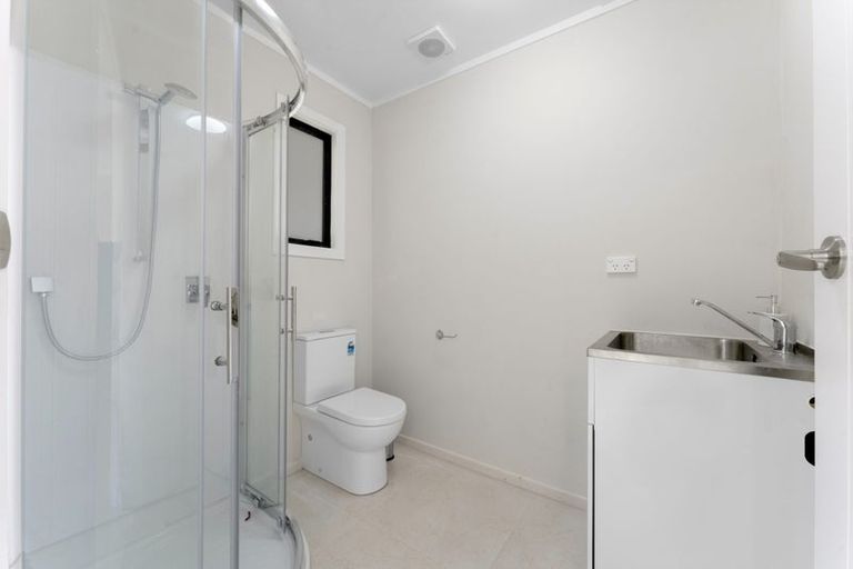 Photo of property in 20 Woodglen Road, Glen Eden, Auckland, 0602