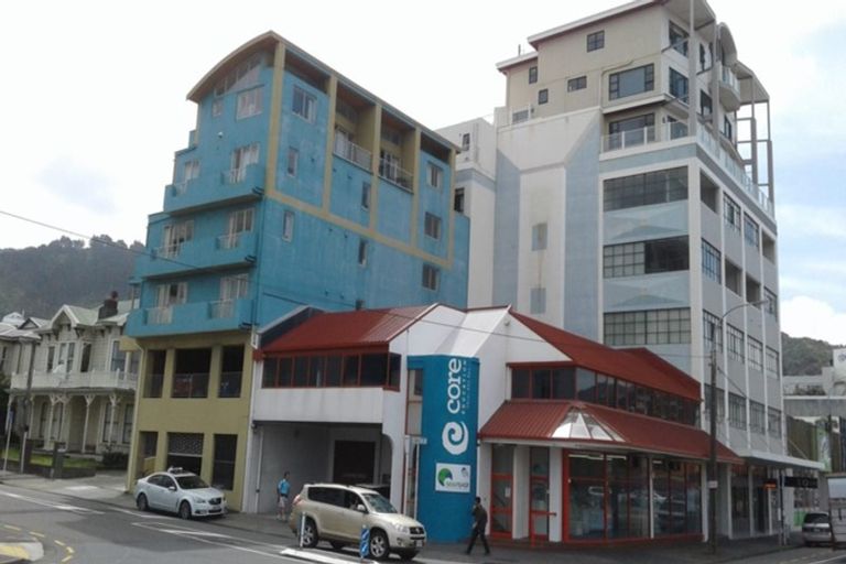 Photo of property in Endeavour Apartments, 15/125 Thorndon Quay, Pipitea, Wellington, 6011