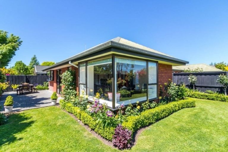 Photo of property in 94 Apsley Drive, Avonhead, Christchurch, 8042