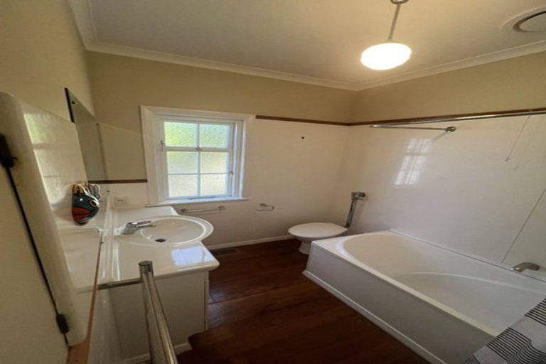 Photo of property in 90 Nottingham Street, Karori, Wellington, 6012