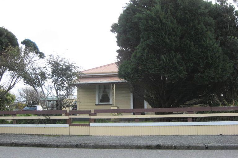 Photo of property in 10 Reid Street, Blaketown, Greymouth, 7805