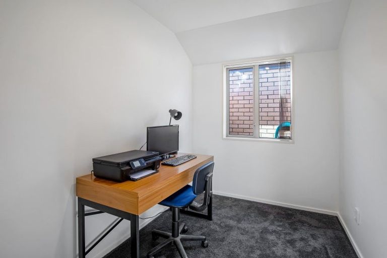 Photo of property in 8b Mortlake Street, Islington, Christchurch, 8042