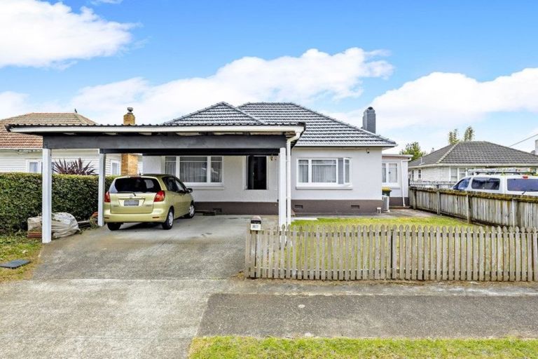 Photo of property in 12 Ballance Avenue, Papatoetoe, Auckland, 2104