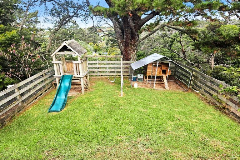 Photo of property in 1143a Whangaparaoa Road, Tindalls Beach, Whangaparaoa, 0930