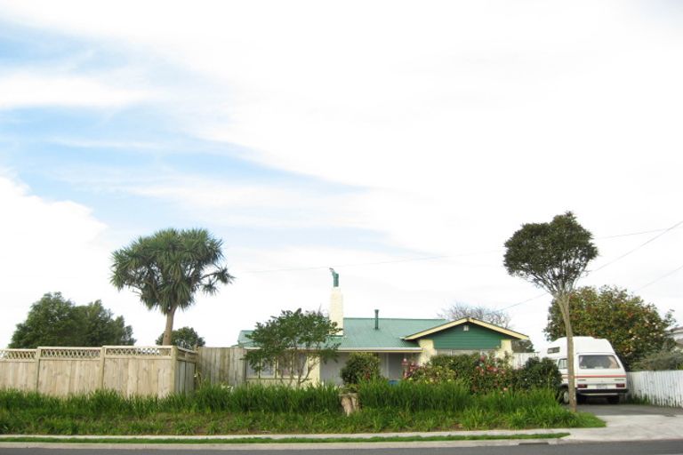 Photo of property in 415a Mangorei Road, Highlands Park, New Plymouth, 4312