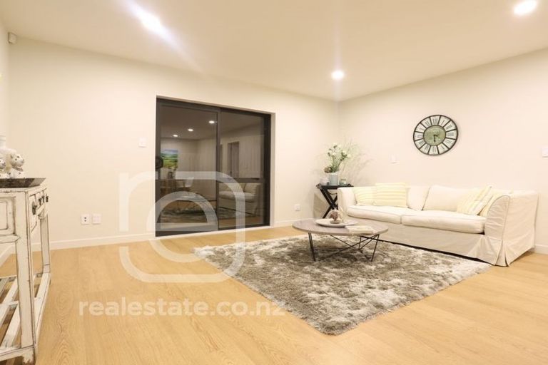 Photo of property in 6 Celestial Crescent, Orewa, 0931