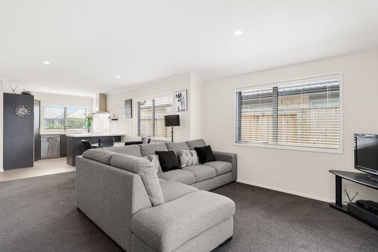 Photo of property in 11 Ponga Place, Papamoa Beach, Papamoa, 3118