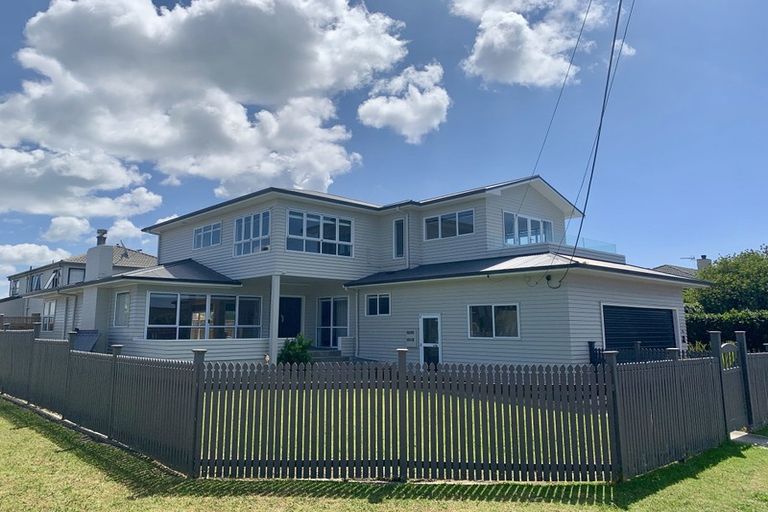 Photo of property in 65 Seacliffe Avenue, Belmont, Auckland, 0622