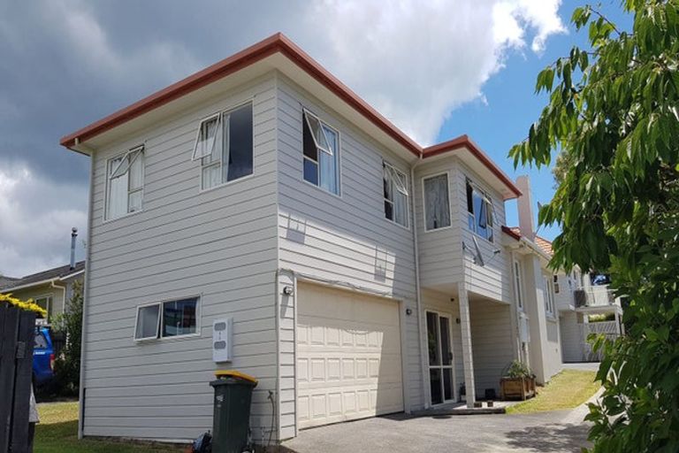 Photo of property in 16 Kauri Glen Road, Northcote, Auckland, 0627