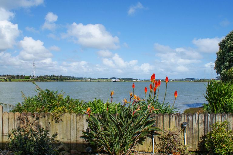 Photo of property in 62a Youngs Road, Papakura, 2110