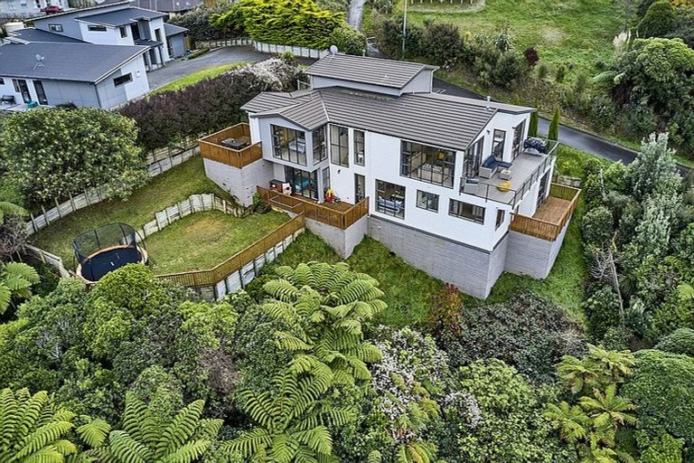 Photo of property in 15 Swain Grove, Riverstone Terraces, Upper Hutt, 5018