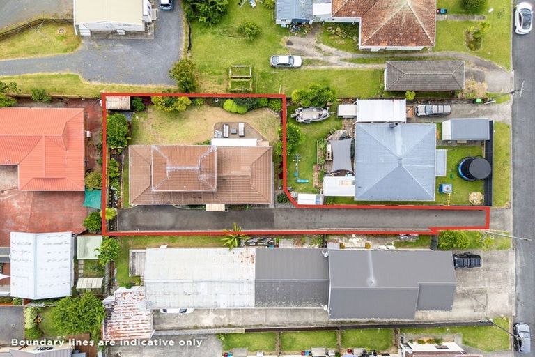Photo of property in 12 Third Avenue, Avenues, Whangarei, 0110