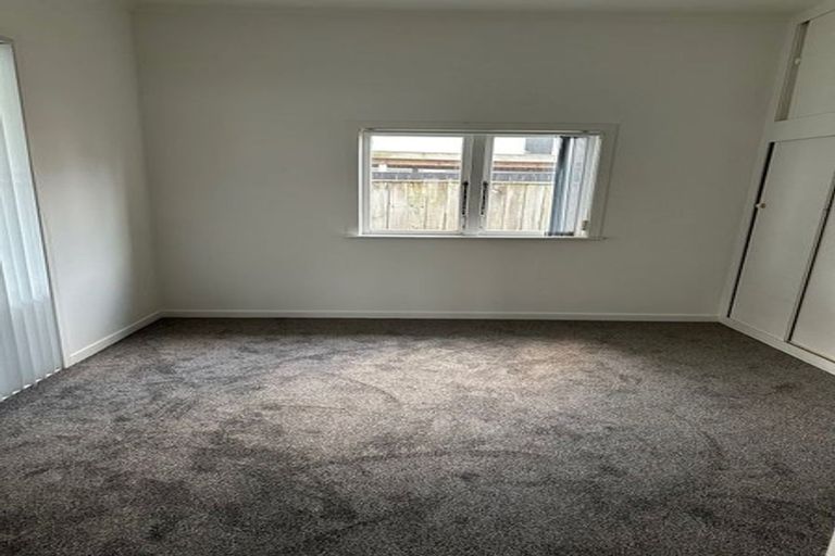 Photo of property in 155 Glenfield Road, Hillcrest, Auckland, 0626