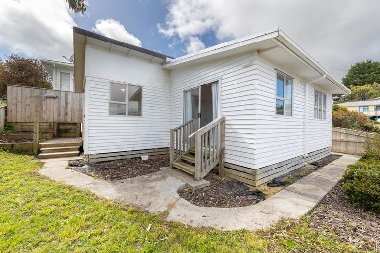 Photo of property in 37 Bedford Street, Cannons Creek, Porirua, 5024