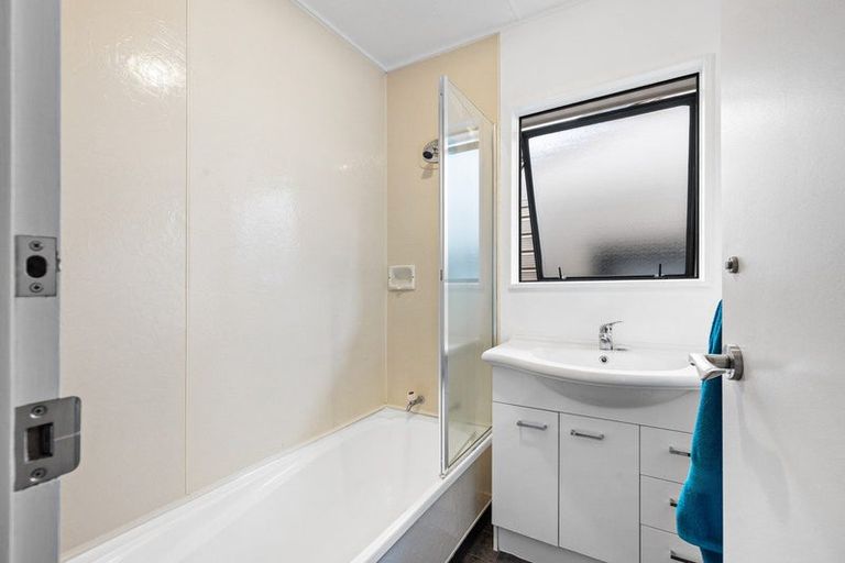 Photo of property in 4 Newland Court, Palmerston North, 4410