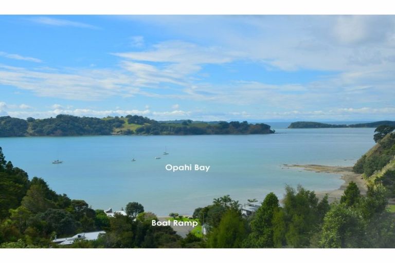 Photo of property in 15 Opahi Bay Road, Mahurangi West, Warkworth, 0983