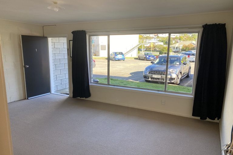 Photo of property in 9/8 Oxford Street, Tawa, Wellington, 5028