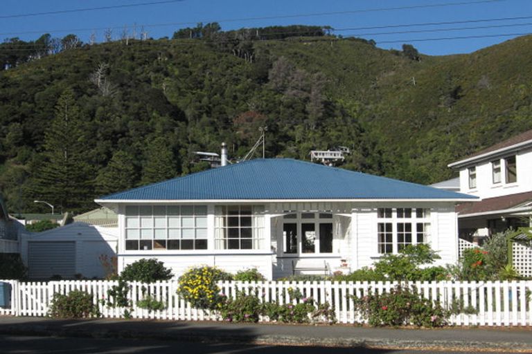 Photo of property in 95 Marine Parade, Eastbourne, Lower Hutt, 5013