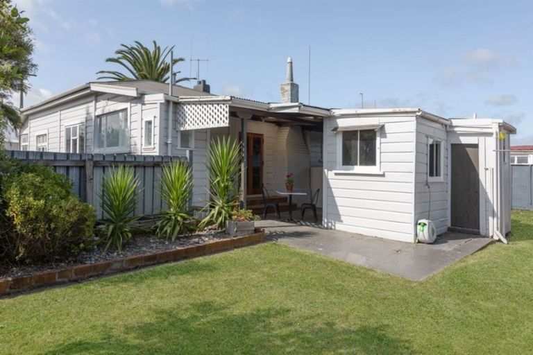 Photo of property in 4 Monckton Street, Feilding, 4702