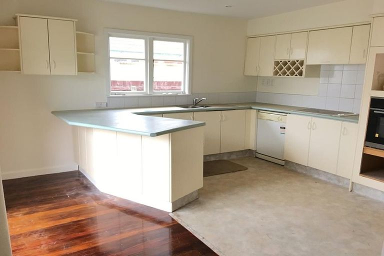 Photo of property in 18 Avonhead Road, Avonhead, Christchurch, 8042