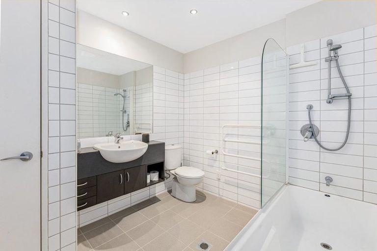 Photo of property in Kate Sheppard Apartments, 7e/42 Molesworth Street, Thorndon, Wellington, 6011