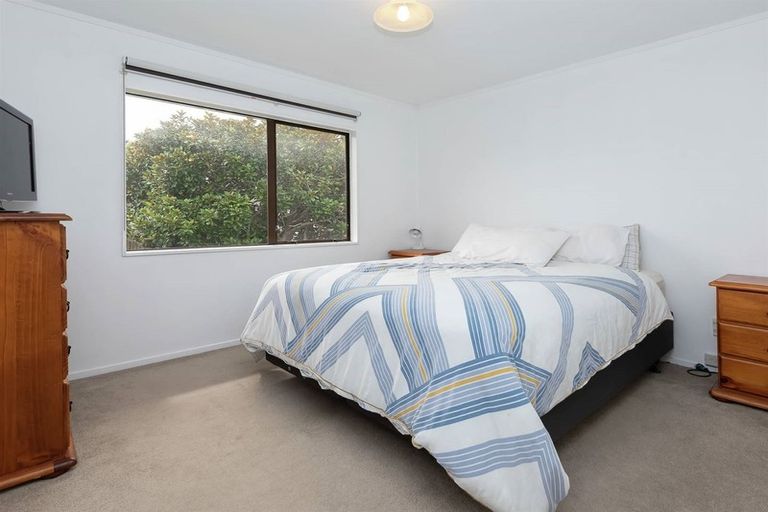 Photo of property in 1/15 Coubray Place, Botany Downs, Auckland, 2010