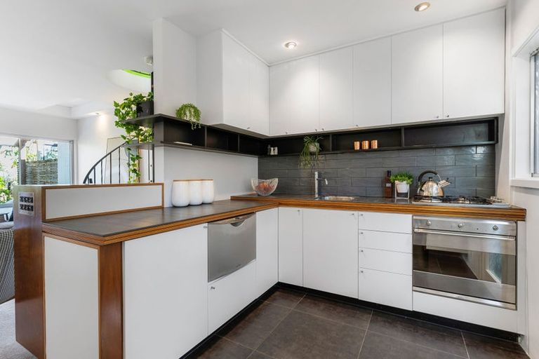Photo of property in 4/10 George Street, Mount Eden, Auckland, 1024